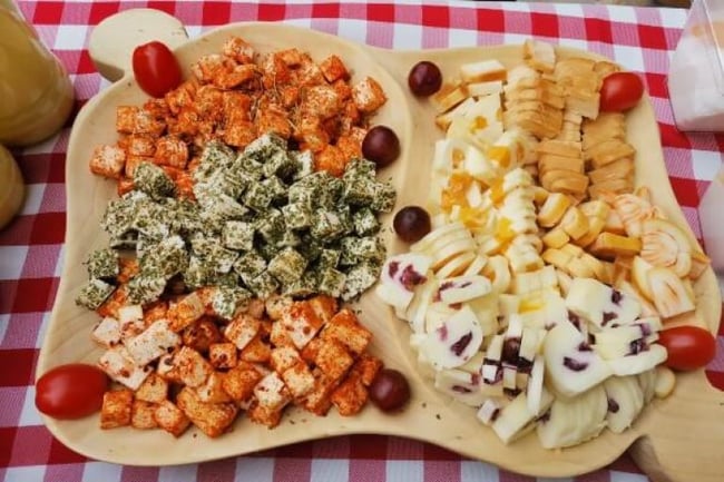vegyes sajttál rendezvényre - hugi sajt